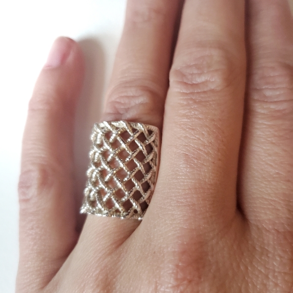 Big Wicker Mesh Silver Ring - Picture 2 of 5